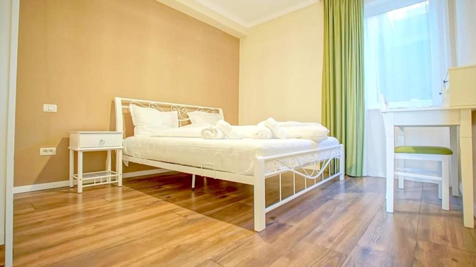 Central Maximus Apartment Брашов Екстер'єр фото