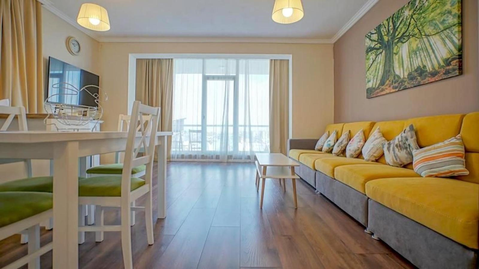 Central Maximus Apartment Брашов Екстер'єр фото