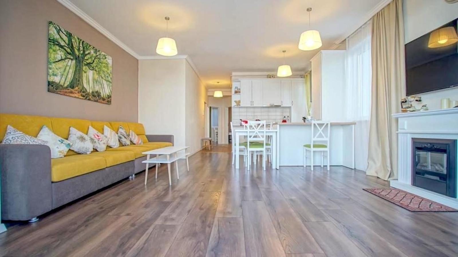 Central Maximus Apartment Брашов Екстер'єр фото