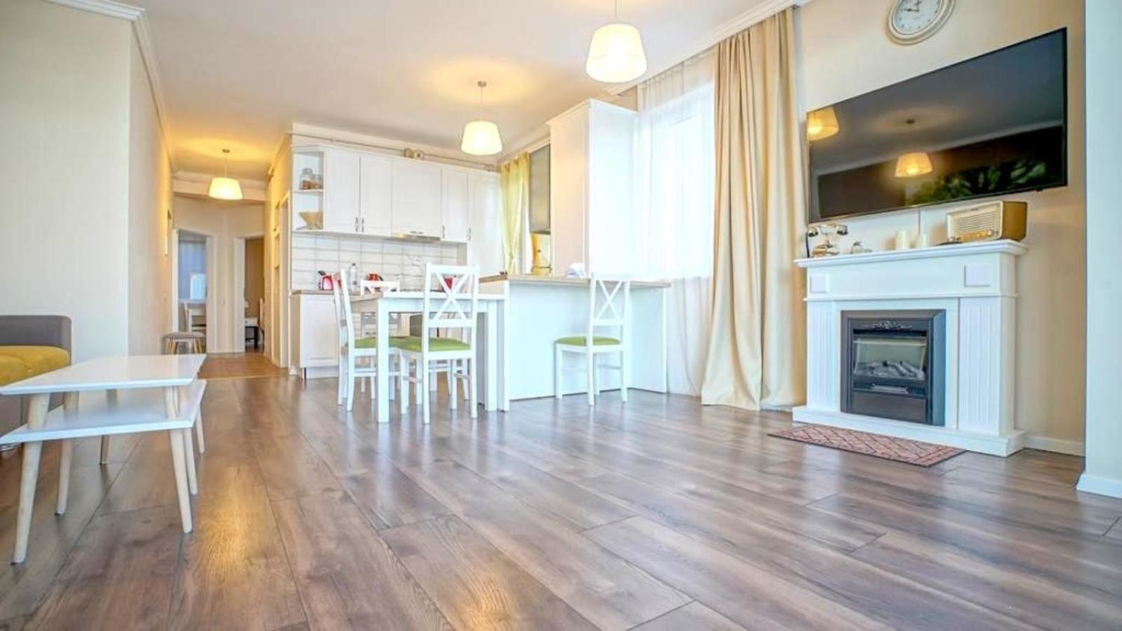 Central Maximus Apartment Брашов Екстер'єр фото